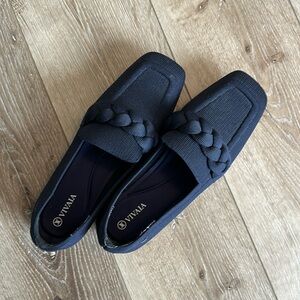 Vivaia Loafers